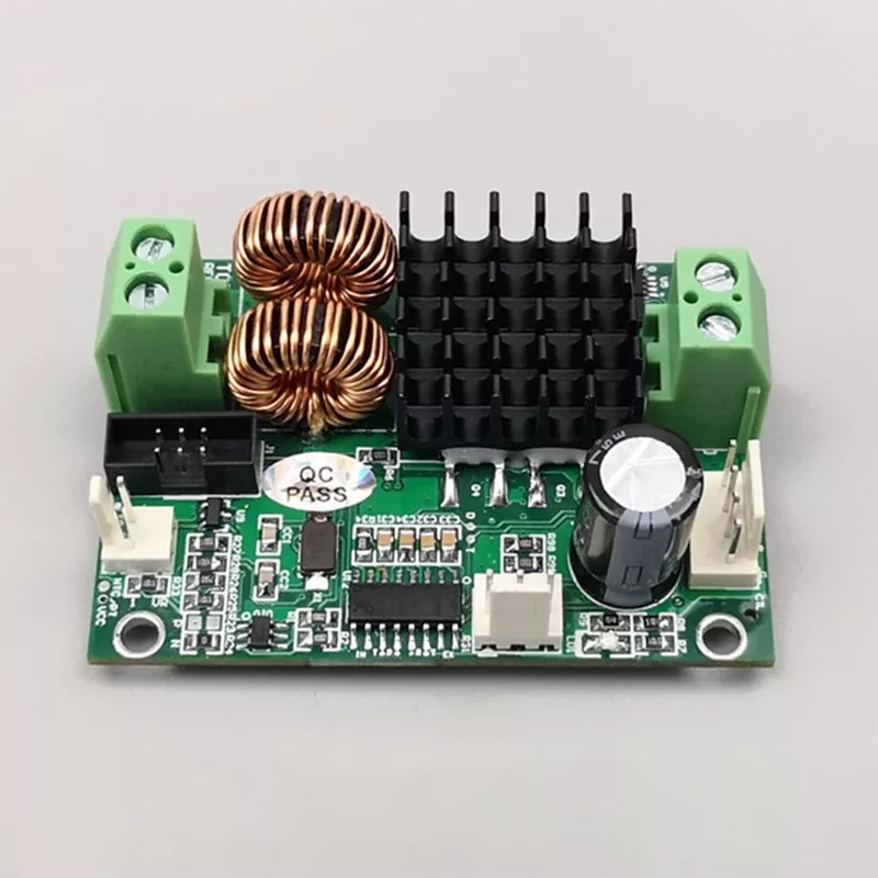 Regulator temperature TCB-NC s kompaktno velikostjo in visoko natančnostjo
